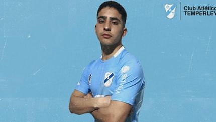 Vivas llega a potenciar la última línea del equipo.