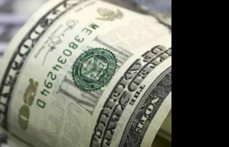 La divisa este mediodía se vendía a $38,40 en el Banco Nación.