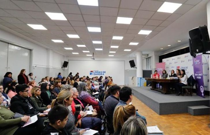 El curso va a tener 9 encuentros presenciales y un trabajo final.