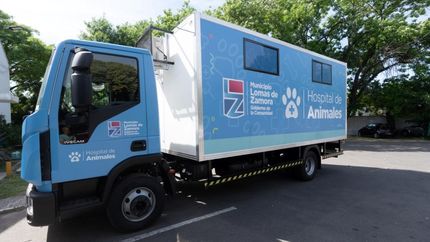 El trailer tiene dos consultorios y un quirófano.