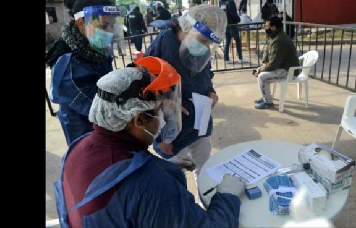 Además de los controles, hay líneas telefónicas de asistencia.