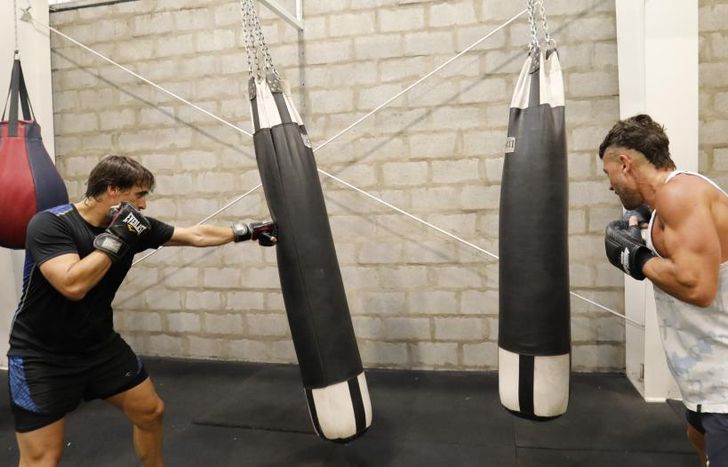 El gimnasio de 400 metros cuadrados tiene equipamiento de primer nivel.