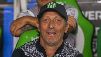 Pedro Troglio y su opinión sobre el pasillo a los campeones.