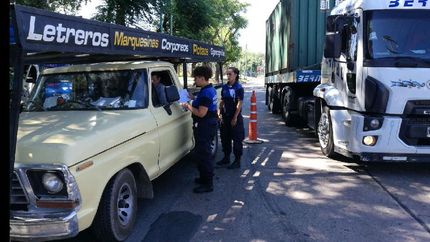 el municipio de lomas intensifica los controles a micros, camiones, camionetas y combis