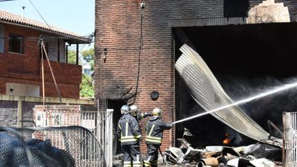 Trabajan en la zona bomberos de Lomas y Brown.