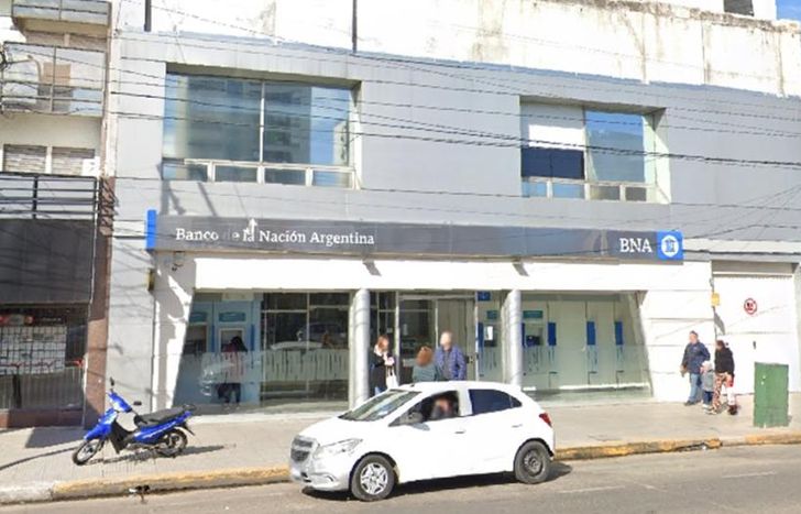 El hecho ocurrió en la puerta del Banco Nación de Banfield en 2021.