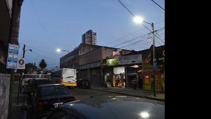 ya se instalaron 50 mil luces led en todos los barrios de lomas