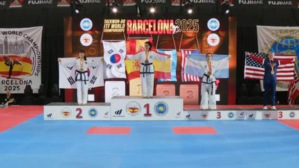 Vanesa lució con orgullo la bandera nacional. Una experiencia que, seguramente, jamás se olvidará.