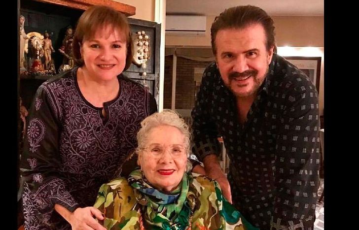 Murió debido a un paro cardiorrespiratorio.