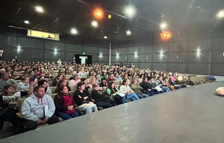 La capacitación se hizo en el Teatro del Municipio.