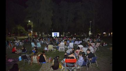 este sabado hay cine bajo las estrellas en monte grande
