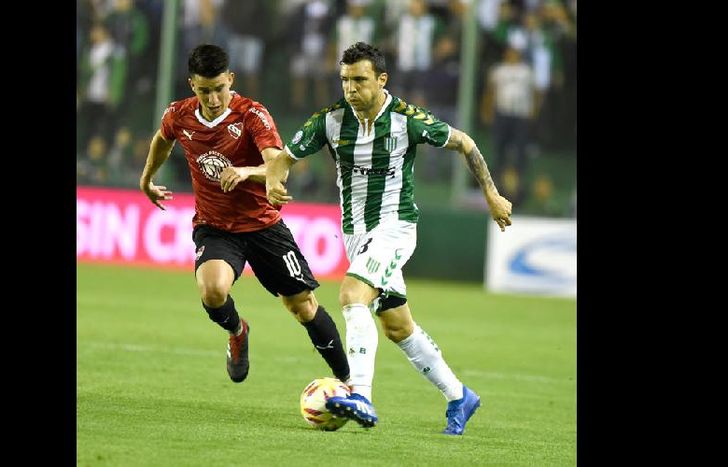 Nicolás Bertolo busca recuperar espacio en el equipo de Crespo.