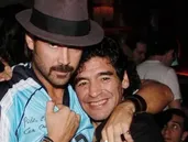 Colin Farrell con Diego Maradona.&nbsp;