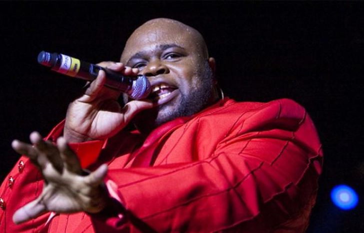 Estuvo una década al frente de la banda.