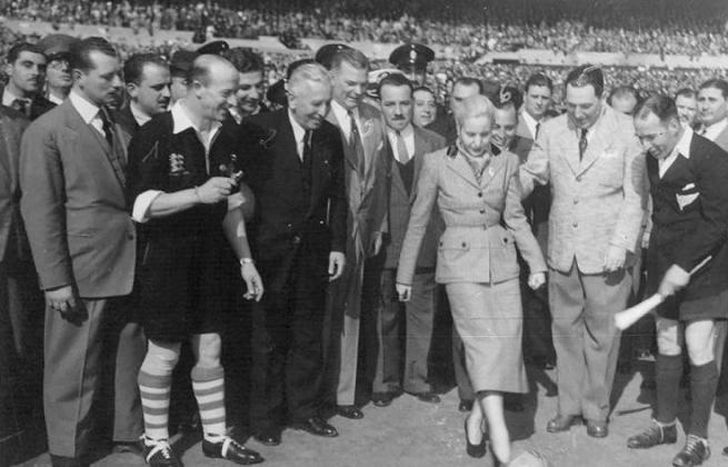 La histórica jornada, con Evita en el estadio de San Lorenzo.