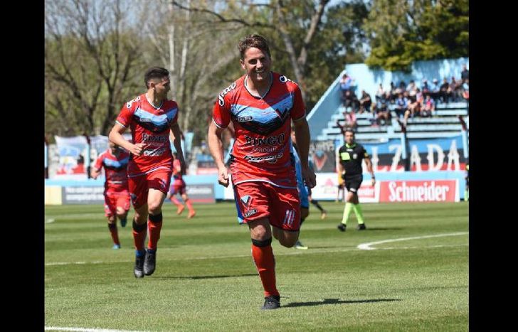 Olivares, uno de los pilares de Brown, será clave para la generación de juego.
