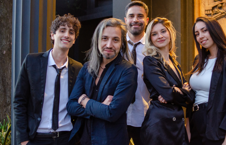 La banda de Lomas que la rompe con un amplio repertorio.&nbsp;