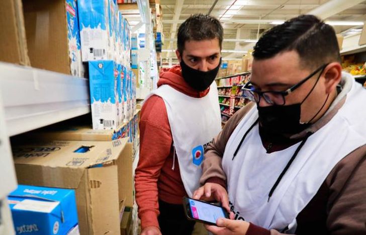 Los inspectores verificaron todos los productos.