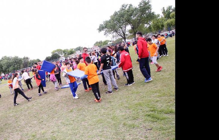 El evento en el Parque de Lomas fue organizado por el CEF Nº86 y la inspección de educación física.