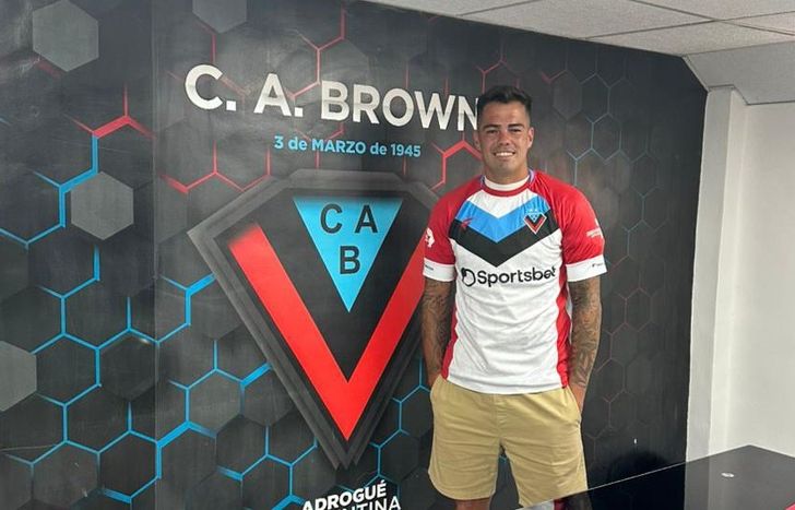 Julián Silva es el primer refuerzo de Brown de Adrogué.