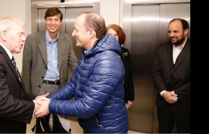 “vamos a seguir trabajando en la inversión de la salud pública”, señalo martín, quien recibió a las autoridades de la iglesia.