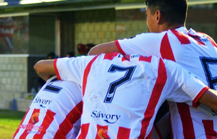 Enrique anotó el único gol de la tarde en Agronomía.