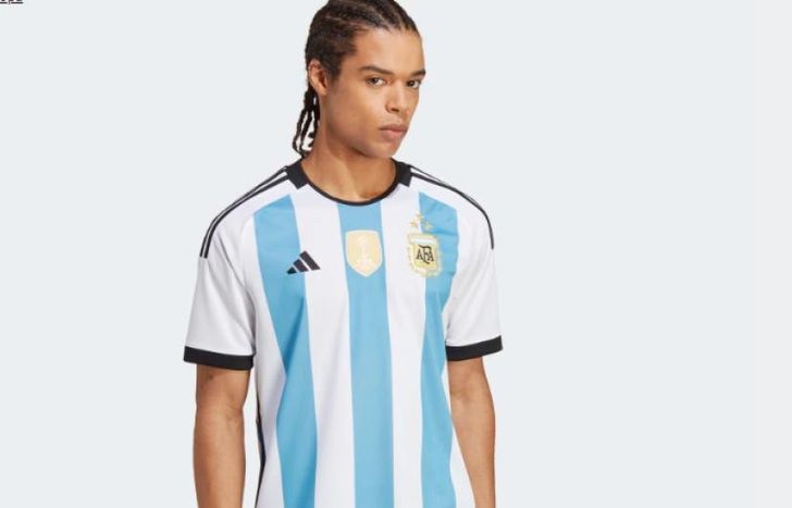 La nueva camiseta se agotó inmediatamente.