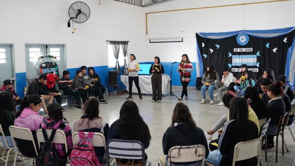 Hubo encuentros en primarias y secundarias de distintos barrios.