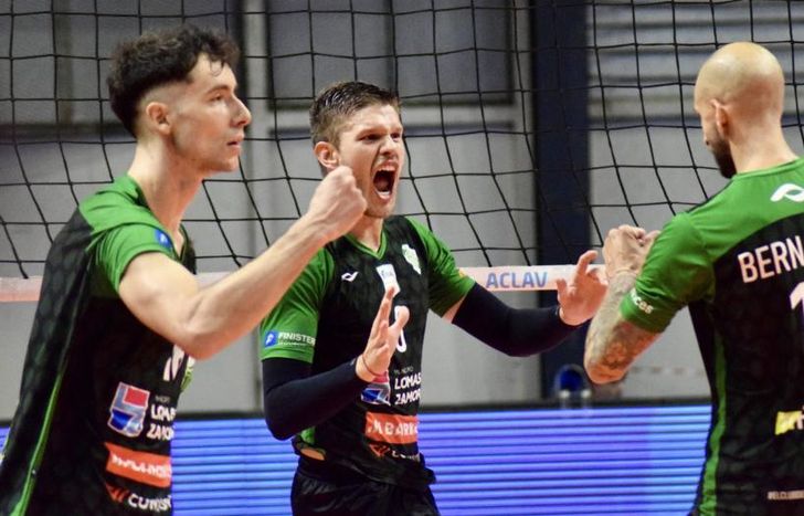 Defensores cerró con una victoria.