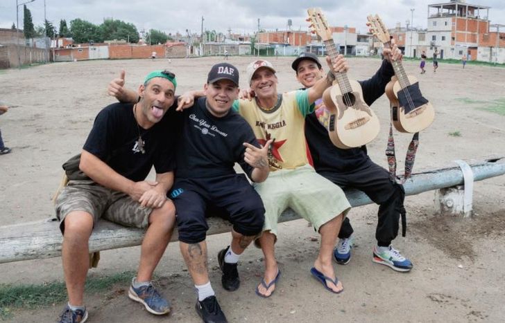 Manu Chao, Rayo & Cía., en Fiorito.