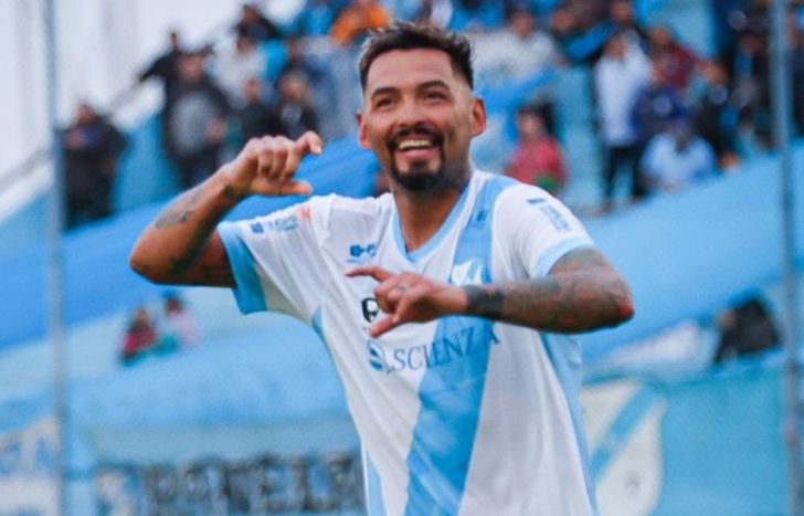 Luis López le dio el triunfo a Temperley y llegó a los 69 goles en el club.