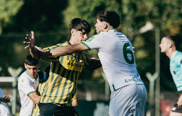 Brandon Oviedo en la Reserva de Banfield.