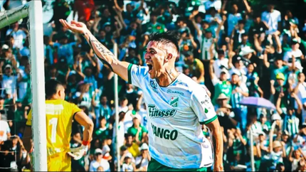 Ricardo Centurión fue ofrecido a Banfield tras jugar en Oriente Petrolero de Bolivia. Ricardo Centurión fue ofrecido a Banfield tras jugar en Oriente Petrolero de Bolivia.