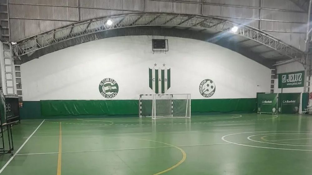 La crisis de Banfield afecta a deportes como el vóley y el handball. La crisis de Banfield afecta a deportes como el vóley y el handball.