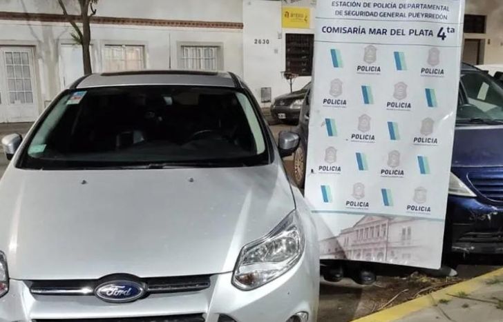 El auto que había sido robado en Lomas.