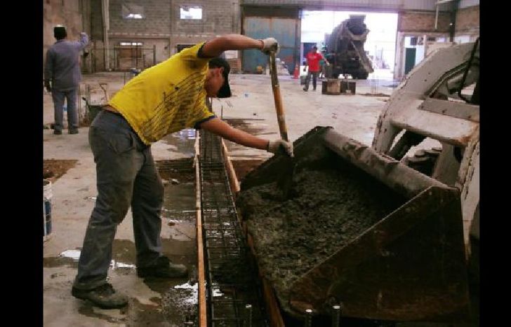 La escuela toma forma en un enorme gimnasio municipal.