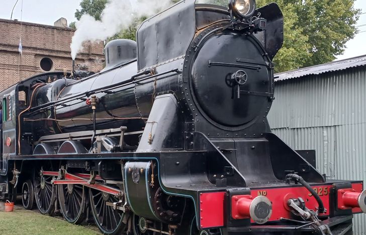 Fue la segunda vez en seis meses que esta locomotora de 1927 pasa por la estación de Temperley.
