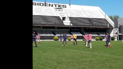 Los Andes cayó en el amistoso de titulares e igualó sin goles en el de suplentes. Los Andes cayó en el amistoso de titulares e igualó sin goles en el de suplentes.