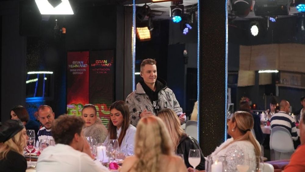 Santiago del Moro entró a la casa de Gran Hermano. Santiago del Moro entró a la casa de Gran Hermano.