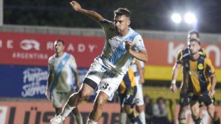 Angelini abrió la cuenta ante el Bohemio. Angelini abrió la cuenta ante el Bohemio.