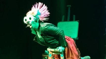Funciones diarias en El Dispa.