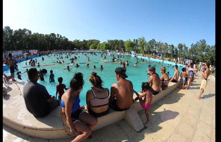 Cientos de familias disfrutaron de la Colonia el finde pasado.