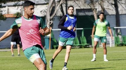 El riojano ya tomó contacto con el balón. El riojano ya tomó contacto con el balón.