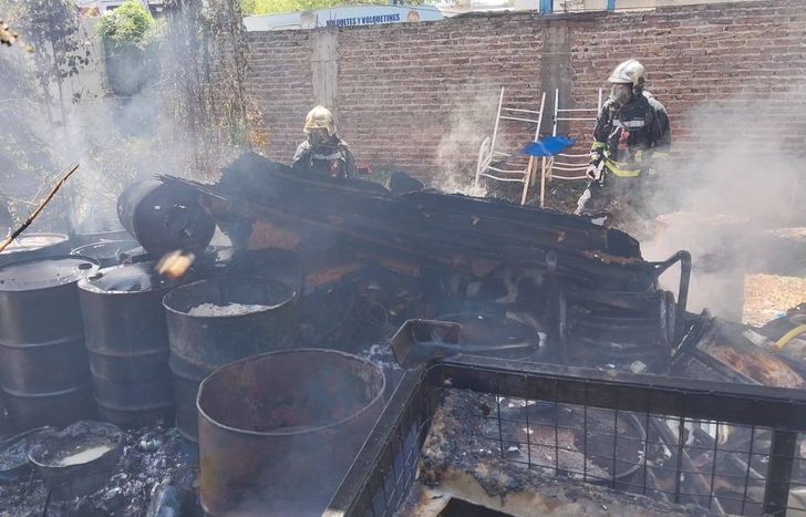 El incendio provocó serios daños.
