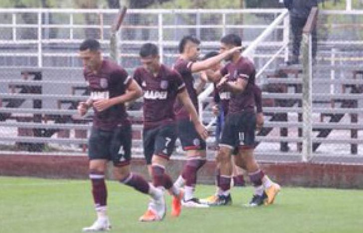 Bajo la lluvia, el Granate goleó y volvió a sonreir.