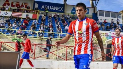 Sosa jugó siete partidos en el club español. Sosa jugó siete partidos en el club español.