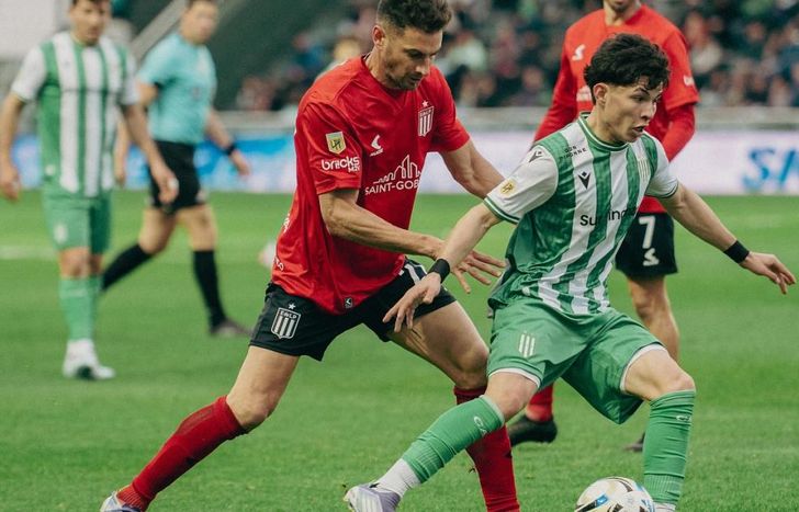 El último partido de Lisandro Piñero en Banfield fue ante Estudiantes de La Plata.