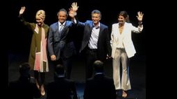 Buenos Aires - Se inicio el debate presidencial entre el candidato por el FpV, Daniel Scioli y el candidato por el Frente Cambiemos, Mauricio Macri, que se hace esta noche en la Facultad de Derecho. carreira/ema