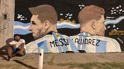 Debido a una promesa, el lomense comenzó a pintar a los jugadores de Argentina.