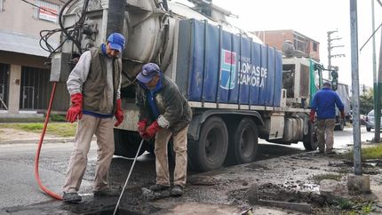 En los últimos días limpiaron 359 sumideros a lo largo de la ciudad.